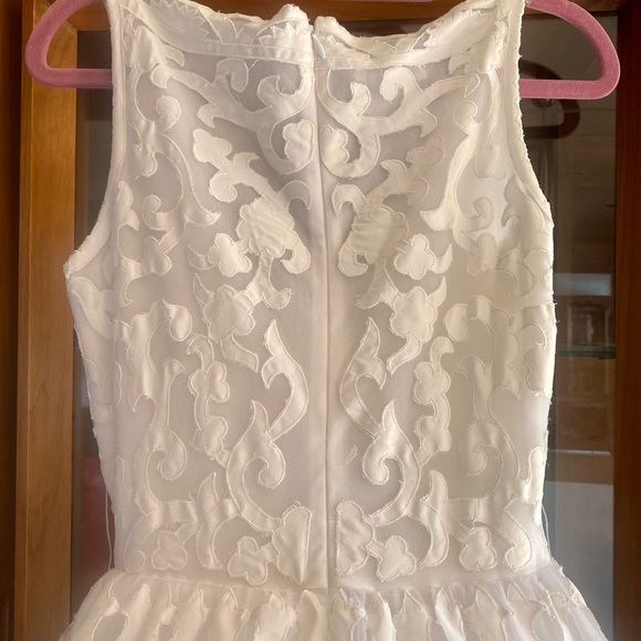 Oscar de la Renta Bridal Gown - Picture 4 of 15